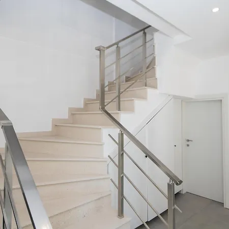 Dream Villa Golem (Tirana)