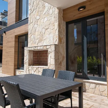 Villa Dream Golem (Tirana)